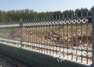 乌兰察布热锌镀钢护栏公司