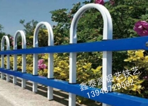 集宁锌钢草坪护栏公司